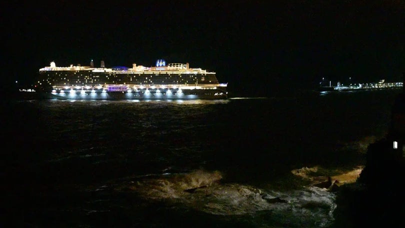 Imagem de Mau tempo condiciona escala no porto do Funchal