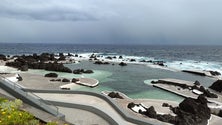 Imagem de Porto Moniz hasteia Bandeira Azul