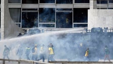 Invasão à capital «envergonha» o Brasil (fotogalerias)