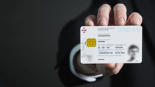 Imagem de Quem tem mais de 25 anos pode renovar  cartão do cidadão online