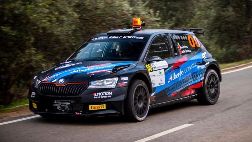 Imagem de Skoda Fabia Rally2 Evo da Emotion Rally Spirit a caminho de Itália