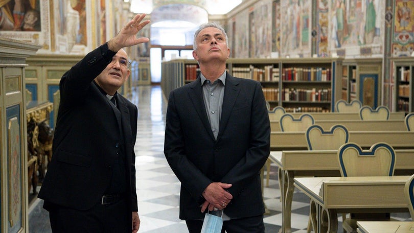Imagem de Cardeal Tolentino e José Mourinho em debate histórico