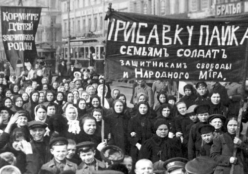 O sinal de partida dado pelas operárias de Petrogrado