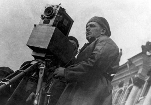 Dziga Vertov e o mausoléu cinematográfico de Lenine