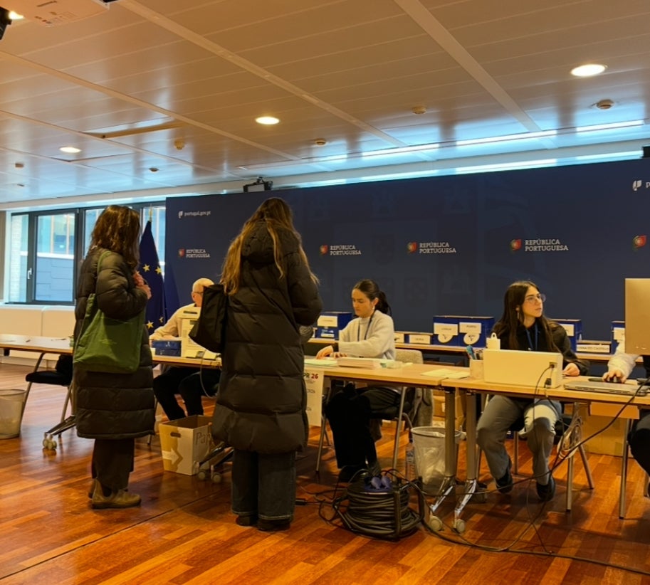Antena 1 report: Portuguese vote at embassies abroad