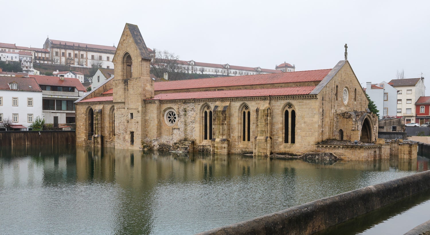Três mil pessoas deslocadas em Coimbra. Esperada chuva persistente nas regiões Norte e Centro