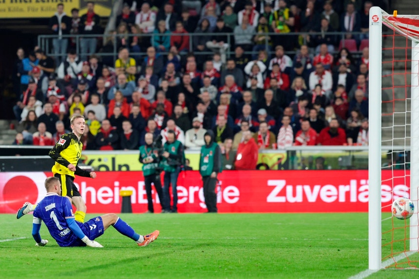 Imagem de Borussia Dortmund regressa aos triunfos em Colónia