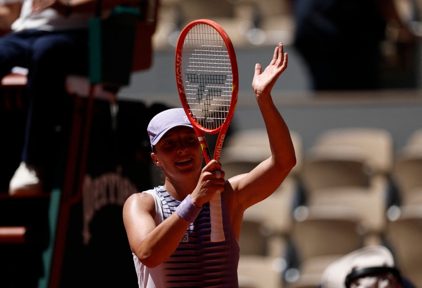 Roland Garros. Iga Swiatek vence Sara Bejlek e segue para a terceira ronda