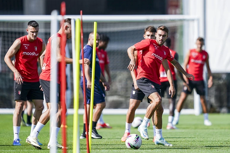 Os bracarenses prepararam o jogo ao detalhe
