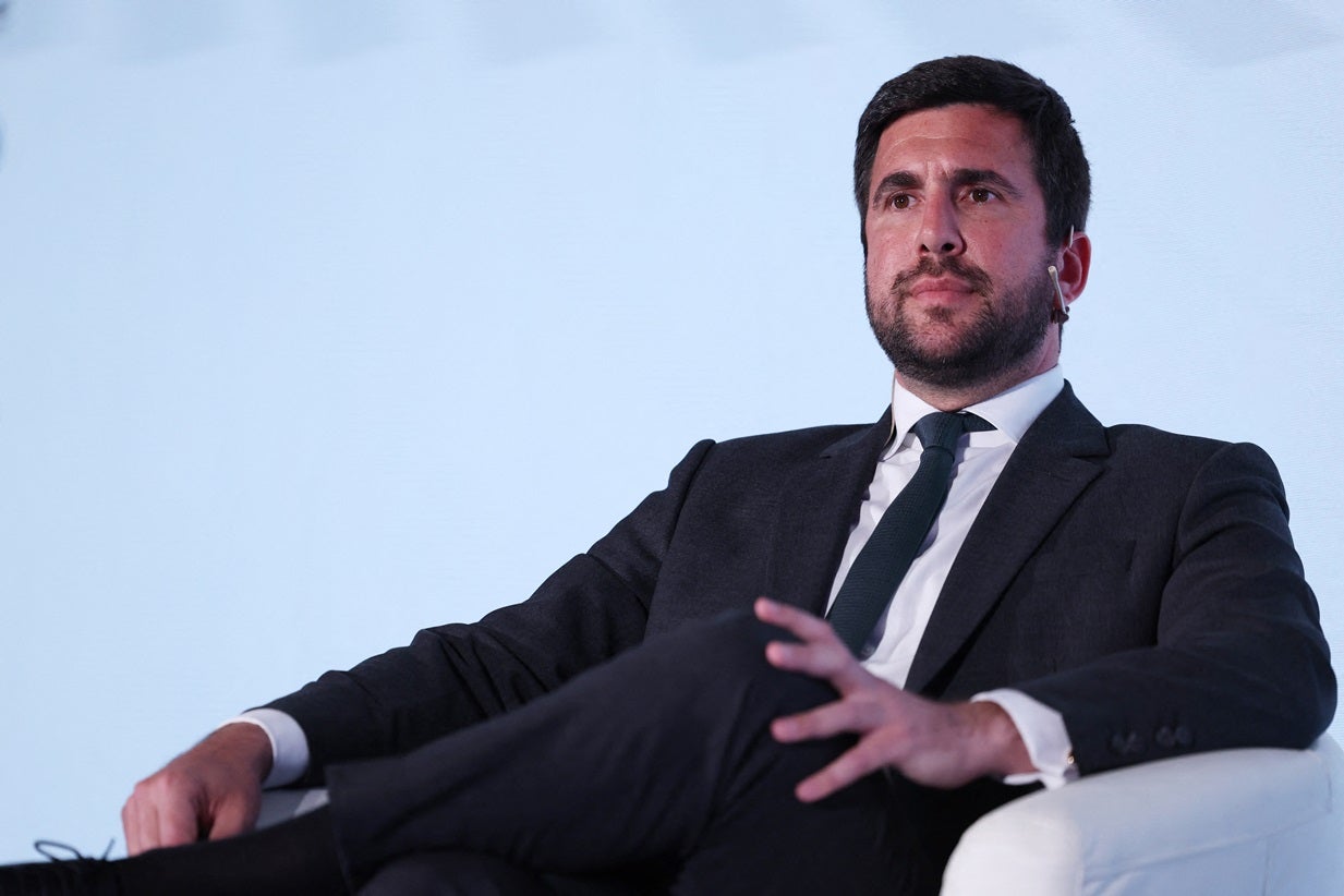 Ernesto Riquelme avança contra Florentino Pérez nas eleições do Real Madrid