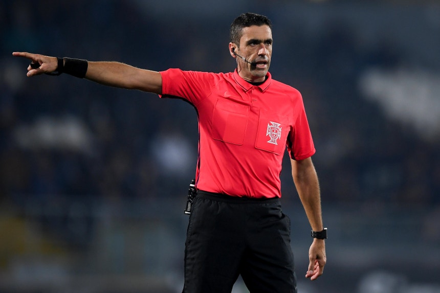 Nuno Almeida arbitra o jogo V. Guimarães-Benfica