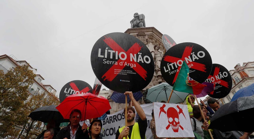 Manifestação em Lisboa, contra a extracção de lítio
