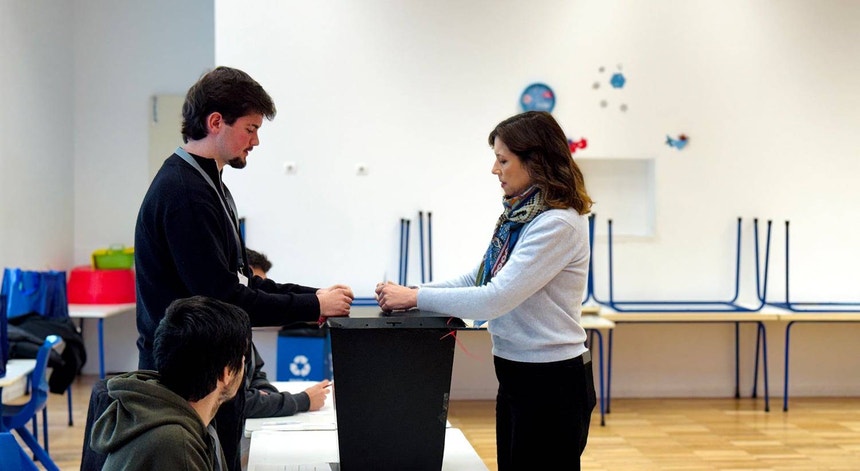 Imagem de Mariana Leitão da Iniciativa Liberal fala em dificuldades de deslocação para exercer o direito de voto