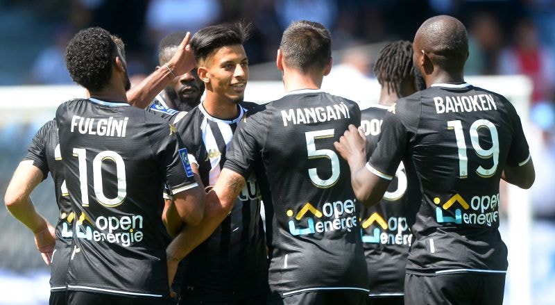 Angers, Clermont e PSG lideram campeonato francês