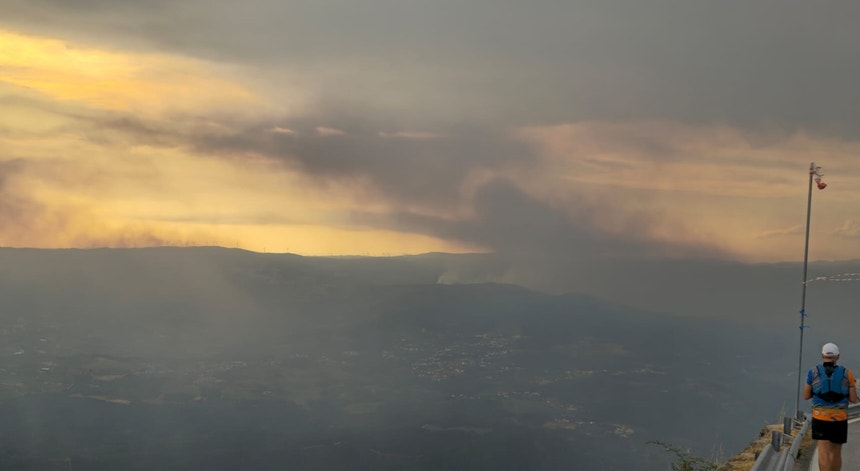 Imagem de Incêndios nos distritos de Bragança, Vila Real, Viana do Castelo e Porto mobilizam mais de 750 bombeiros