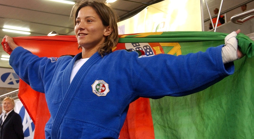 Telma Monteiro uma das atletas portuguesas que mais vezes ergueu a bandeira portuguesa

