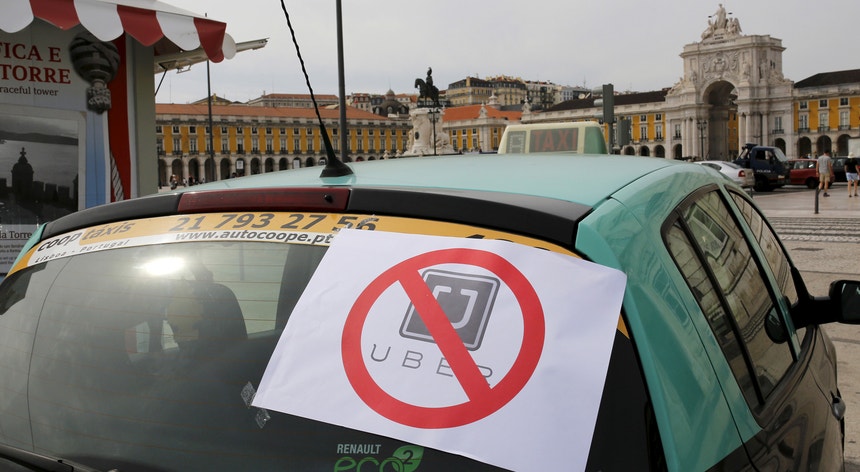 Em setembro de 2015, os protestos dos taxistas contra a Uber provocaram o caos no trânsito de Lisboa.
