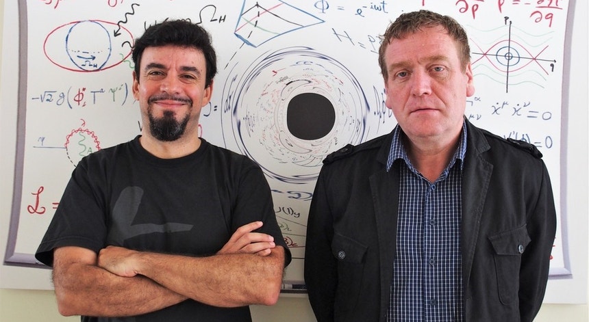 Carlos Herdeiro e Eugen Radu do Departamento de Física da Universidade de Aveiro
