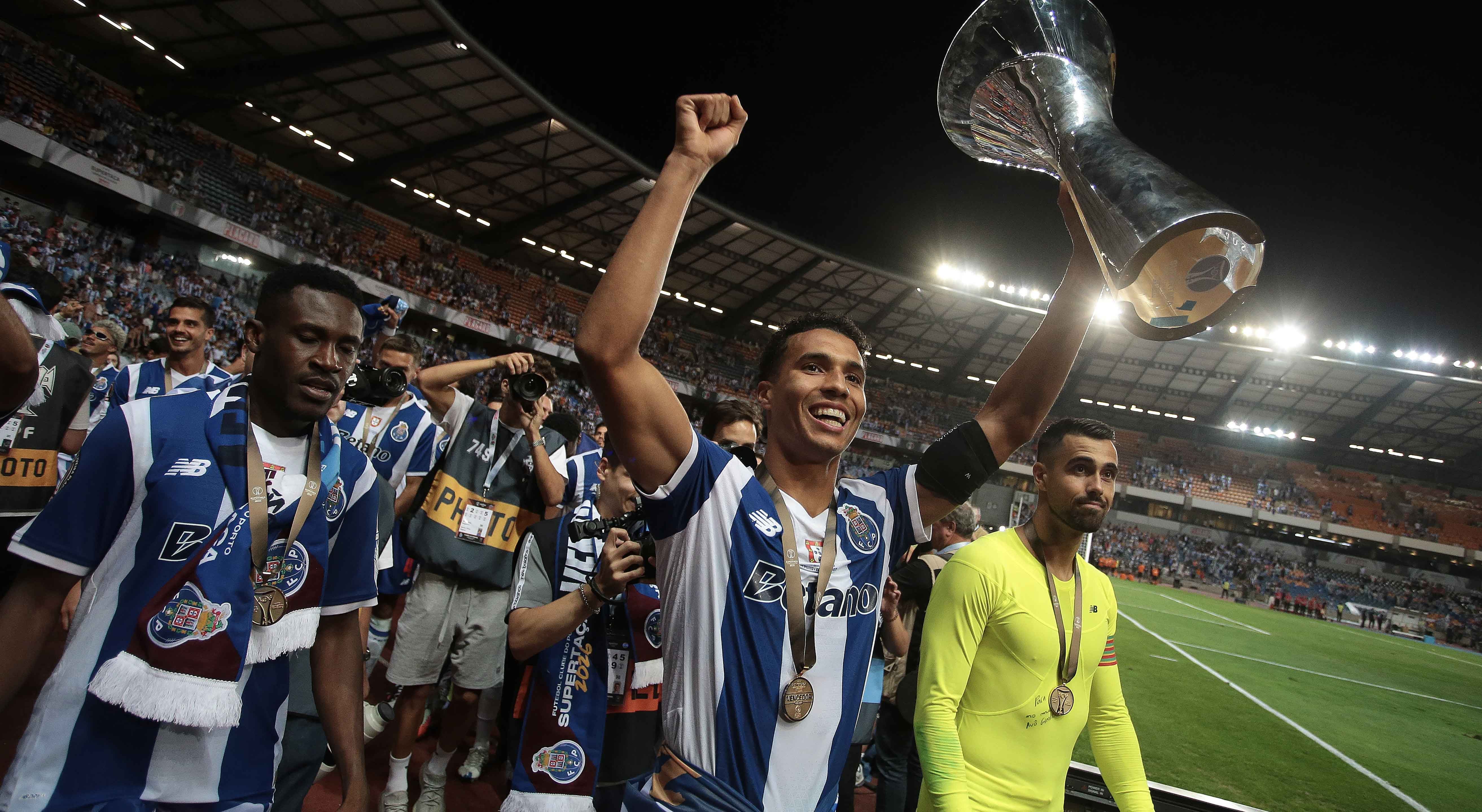 Alberto Costa sofre contusão na coxa a cinco dias da estreia do FC Porto na I Liga