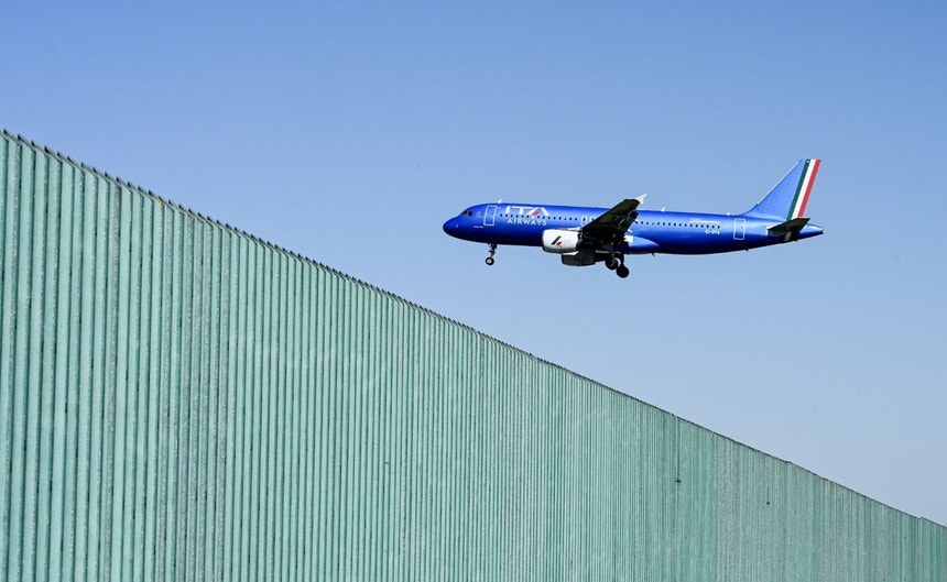 União Europeia trabalha em plano de emergência para o combustível para aviação