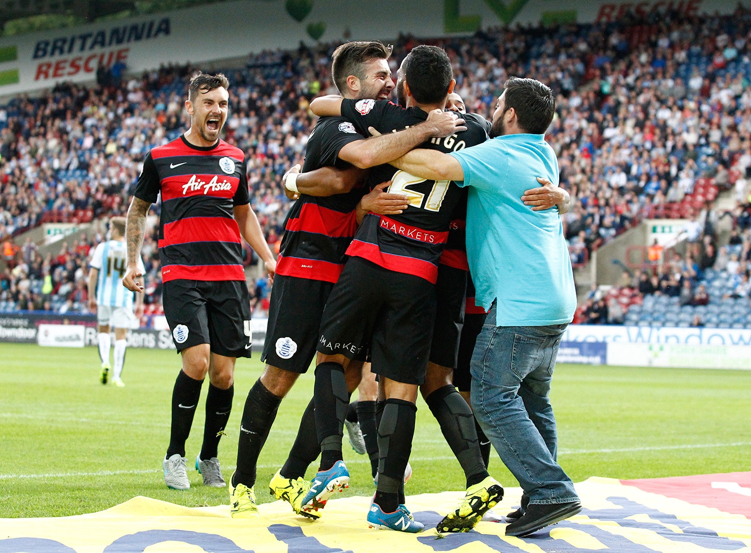  Golo do Queens Park Rangers frente a Huddersfield Town - 2015 /Ed Sykes - Action Images via Reuters 