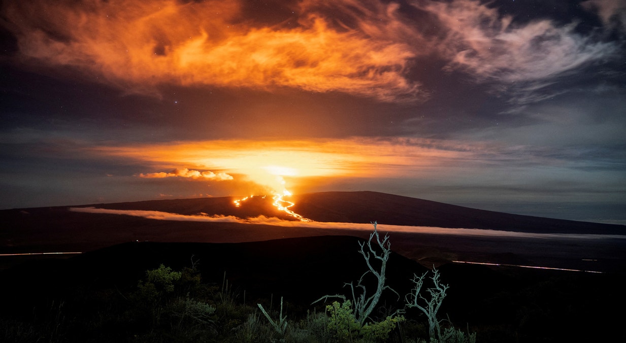  Havai, EUA. Vulc&atilde;o Mauna Loa, maior vulc&atilde;o ativo do mundo | Go Nakamura - Reuters 