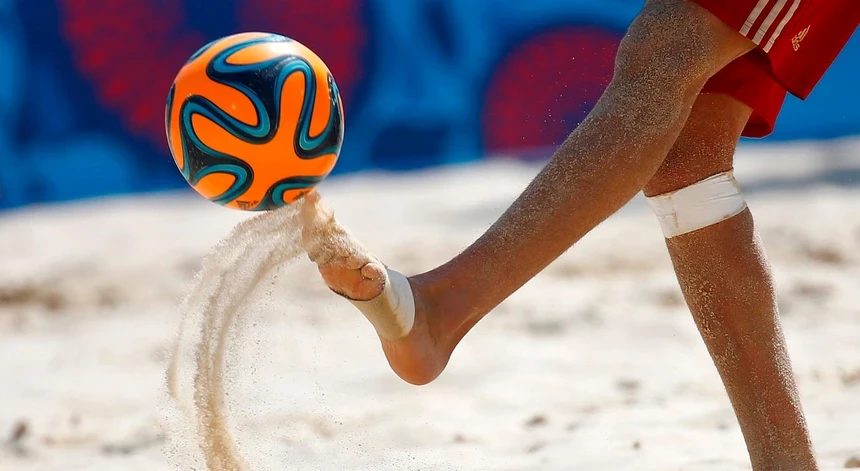 Imagem de Vila Flor vence Sótão e conquista Supertaça de futebol de praia