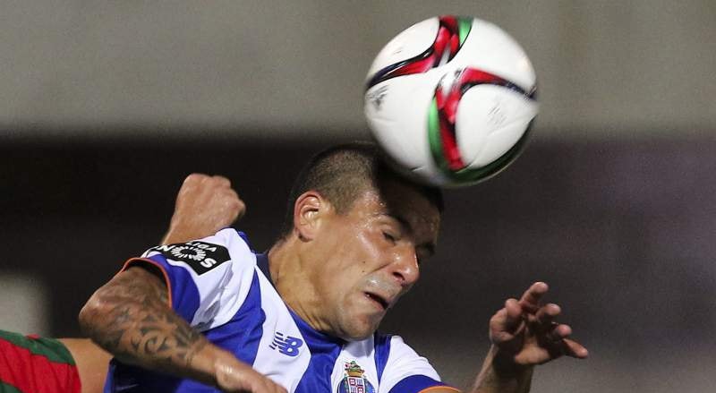 Maxi Pereira está fora do jogo com o Sp. Braga
