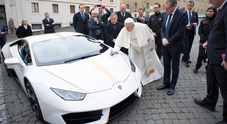 O novo Lamborghini do Papa