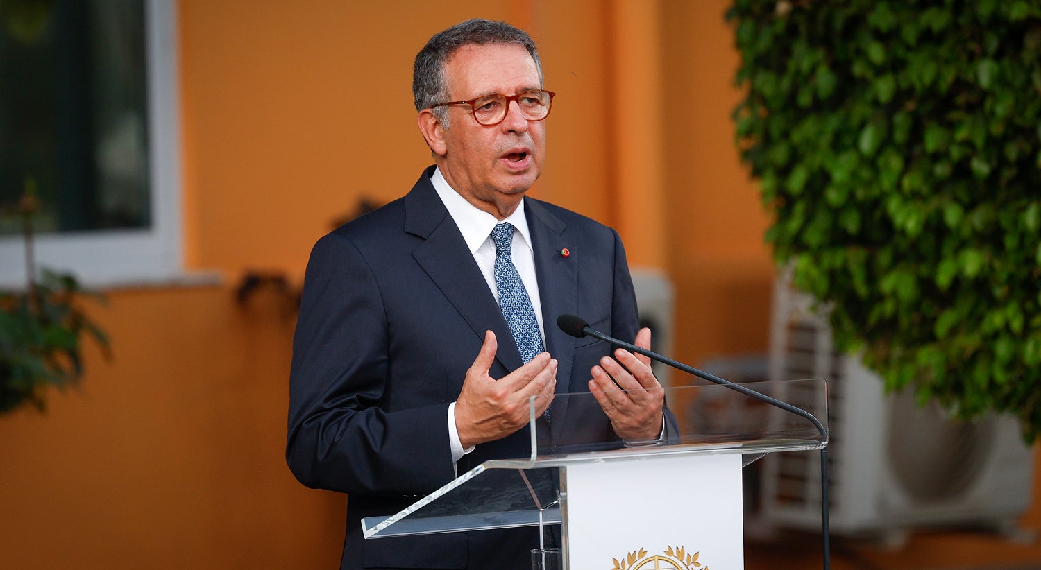 President Seguro hosts former leader Cavaco Silva for lunch
