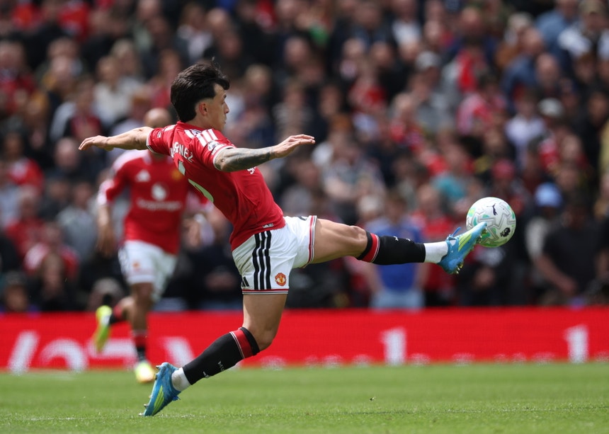 Manchester United bate Nottingham e garante terceiro lugar da Premier League