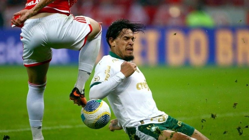 Gustavo Gomez é a imagem da incapacidade do "verdão"
