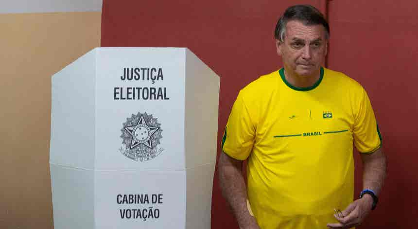 Eleições Brasil. Primeiros números oficiais dão liderança a Bolsonaro sem maioria absoluta