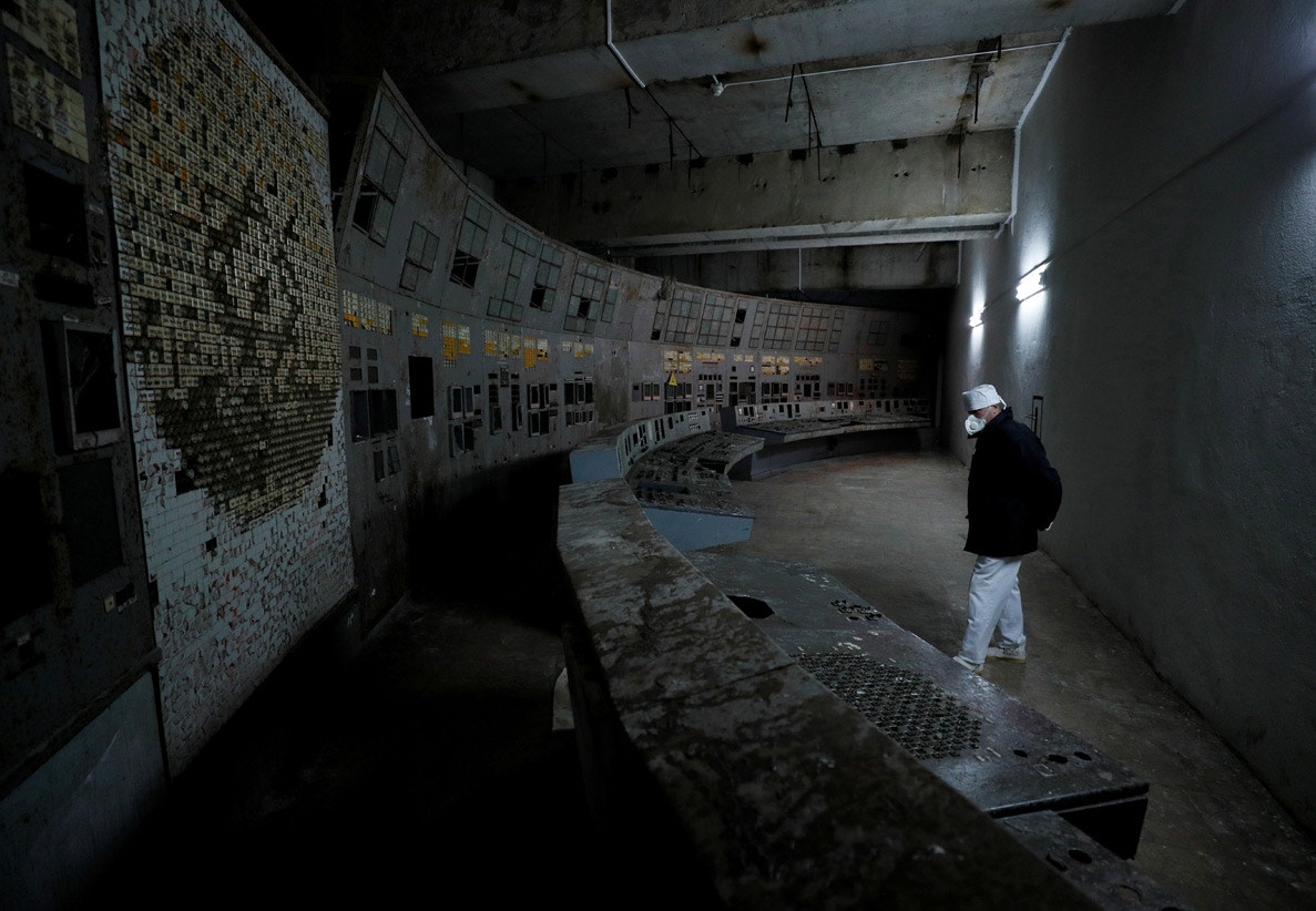  Antigo empregado visita o centro de cotrolo do reator n&ordm; 4 que explodiu | Gleb Garanich - Reuters 