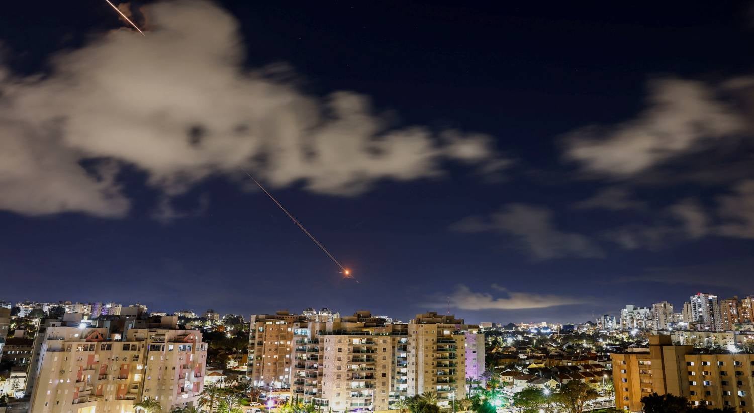 Paquistão pediu mais duas semanas aos EUA para negociar. Trump vai responder em breve