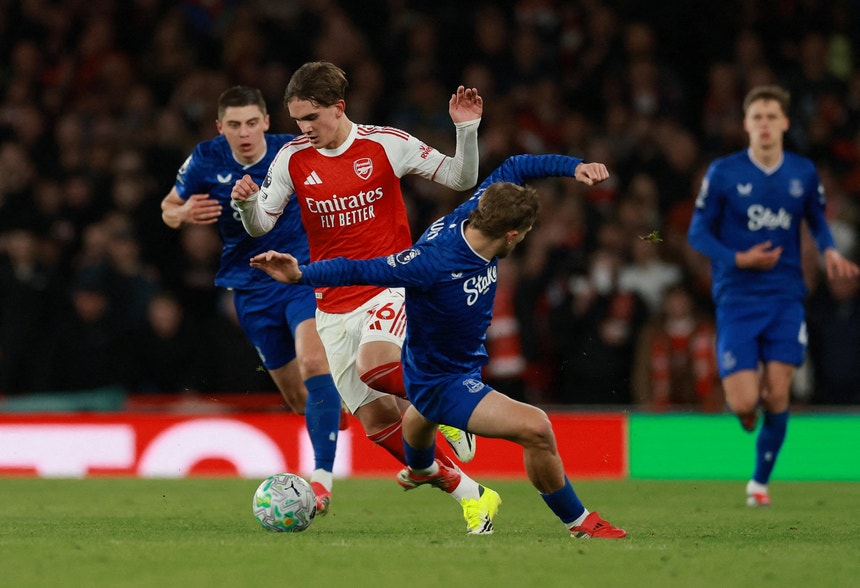 Imagem de Arsenal vence nos últimos minutos em jogo histórico em Inglaterra