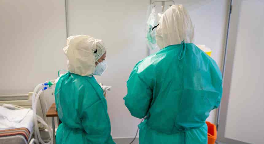 Ordem dos Médicos apela a "revisão urgente" da organização do combate à pandemia
