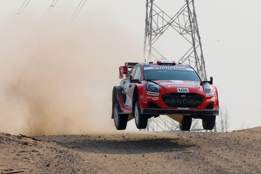 Sesks recupera liderança no Rali da Arábia Saudita após penalização de Fourmaux