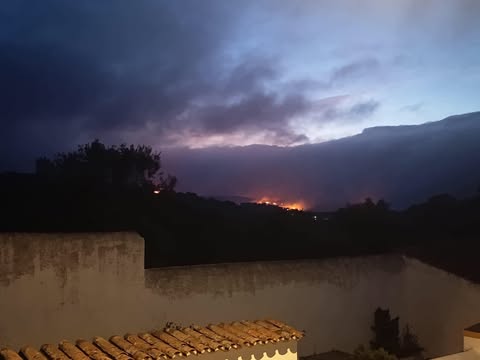 Incêndio em Portel corta IP e mobiliza mais de 300 operacionais