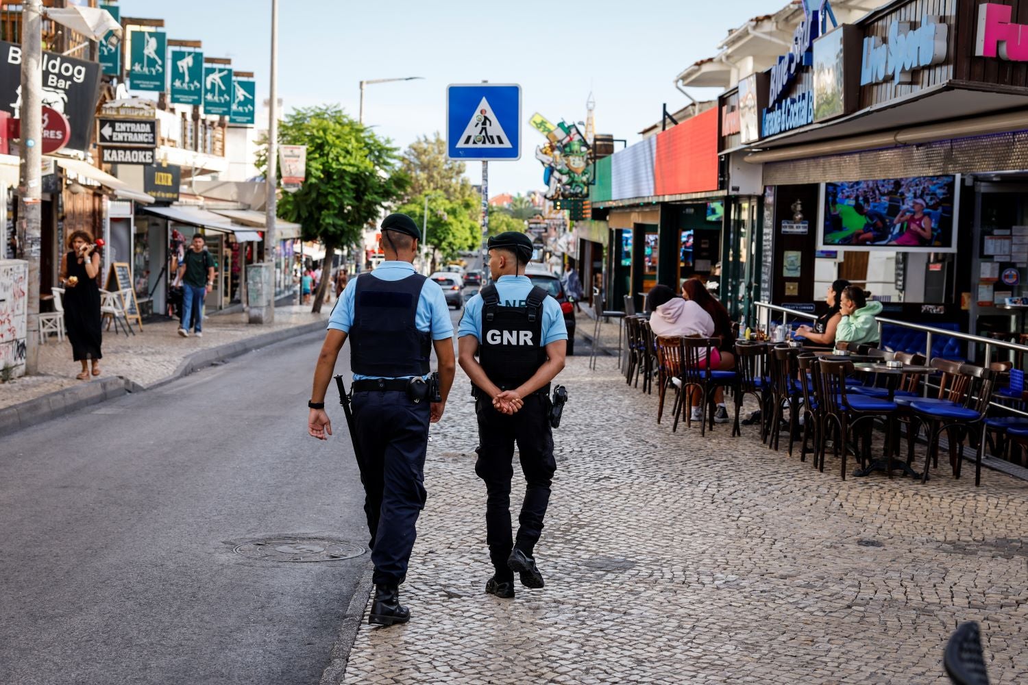 C�mara de Albufeira admite rever as medidas de seguran�a na Rua da Oura