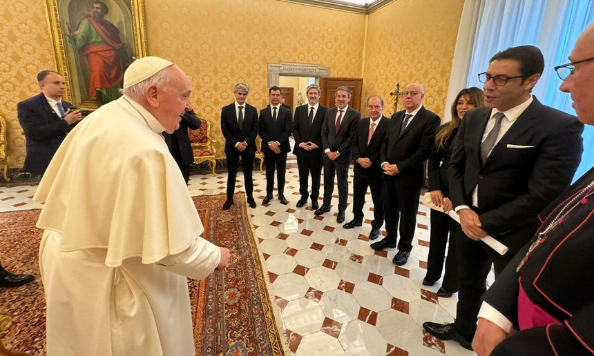 A delegação do Benfica recebida pelo Papa Francisco
