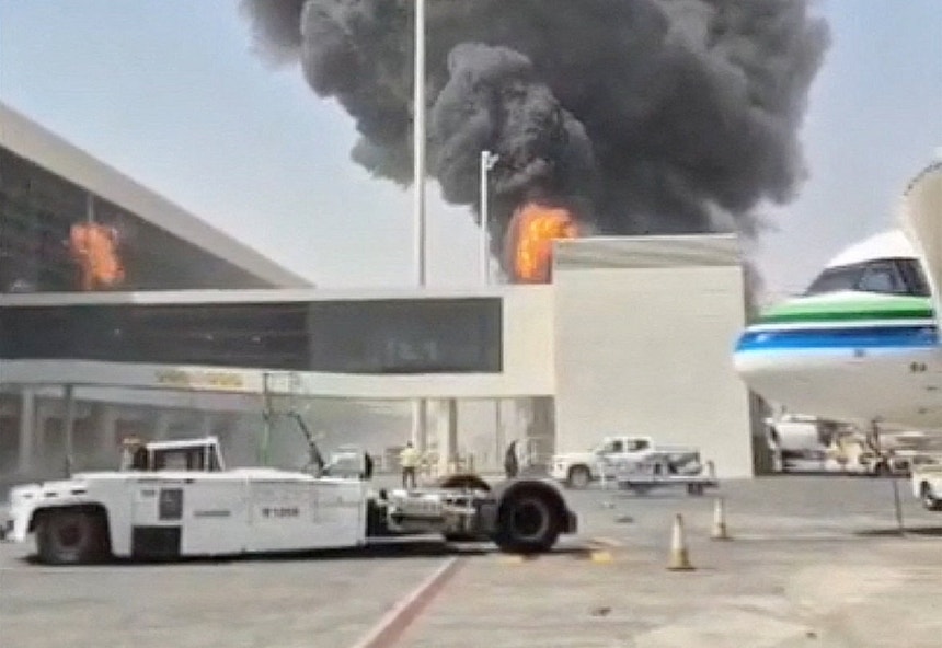 Imagem de Projétil atinge aeroporto de Riade um dia após ataque mortífero