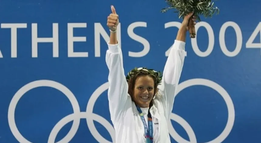 A gaulesa Laure Manaudou irá transportar a chama olímpica
