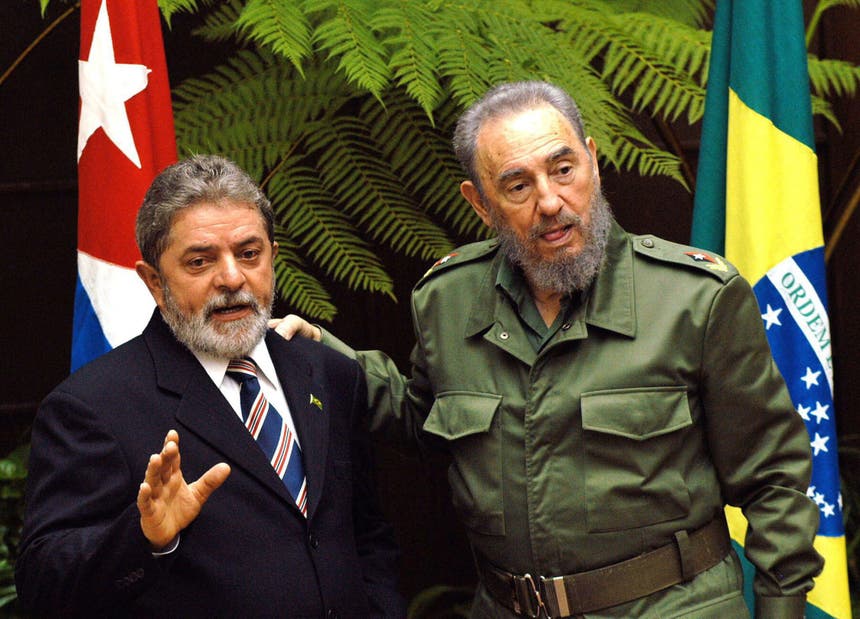 Lula da Silva com Fidel Castro em Havana a 22 de setembro de 2003 Foto: EPA