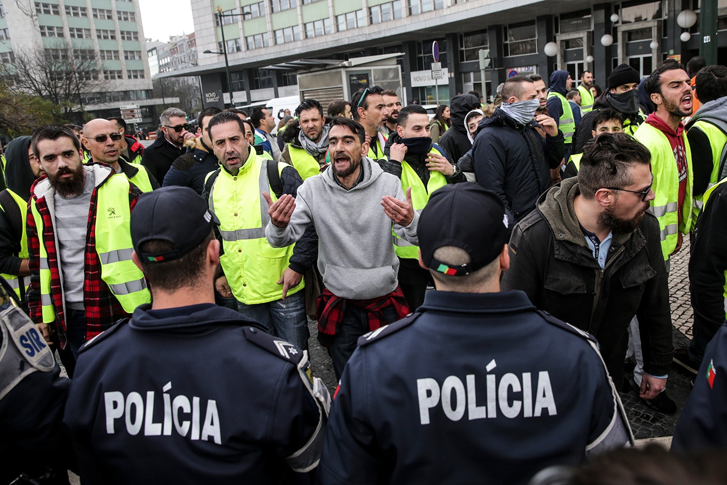  Tens&atilde;o entre manifestantes e as for&ccedil;as policiais na Pra&ccedil;a Marqu&ecirc;s de Pombal /Tiago Petinga - Lusa 