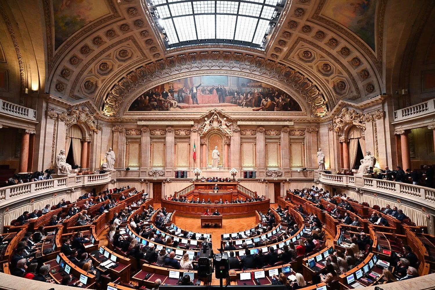 Proposta de Orçamento do Estado debatida na generalidade em 27 e 28 de outubro, votação final em 24 novembro