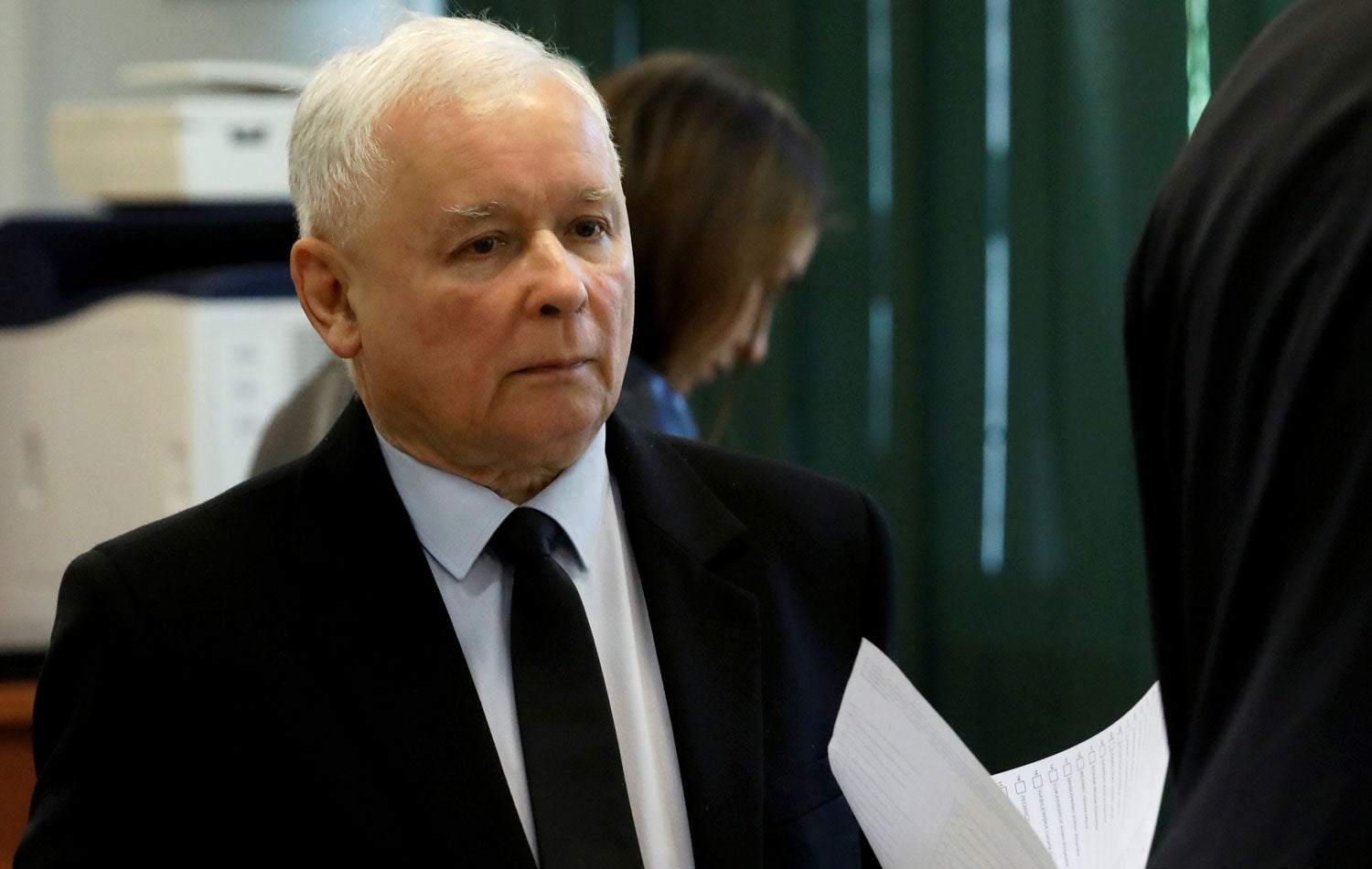 Polónia recua na controversa reforma da justiça - Vimarsana News