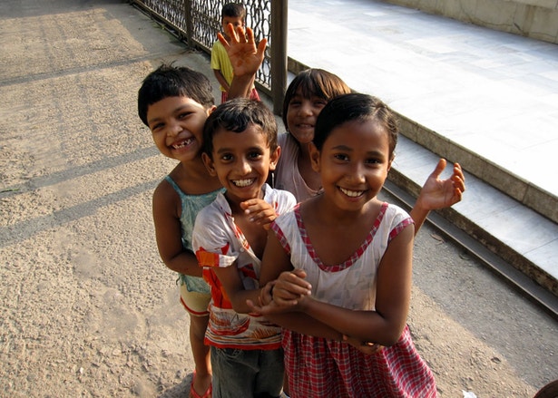  7&ordm; O Bangladesh tem 158.570.538 habitantes, dos quais 81 por cento vivem com menos de dois d&oacute;lares por dia.  