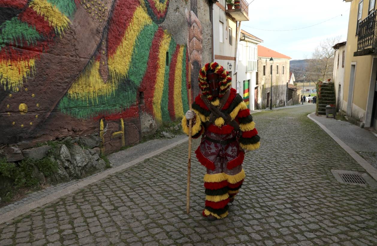  Portugal. Caretos de Podence assinalam a festa com ruas vazias | Violeta Santos Moura - Reuters 