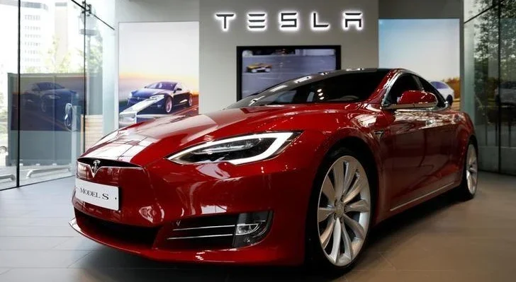 Tesla disponibiliza sistema de condução automática na China